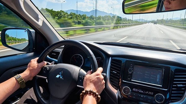 Nên đứng hay ngồi sau khi ăn bữa tối để tốt cho sức khoẻ? - Hình 12 Nen dung hay ngoi sau khi an bua toi de tot cho suc khoe?-Hinh-12