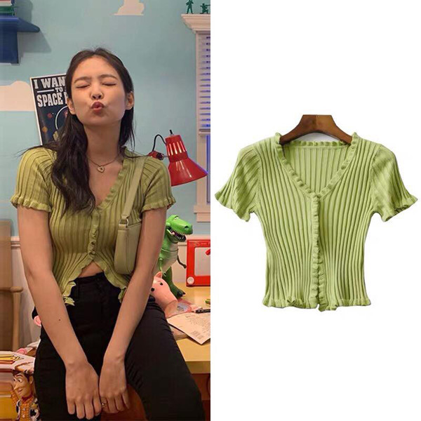 Jennie BLACKPINK khoe body sexy khi diện áo croptop - Hình 2 Jennie BLACKPINK khoe body sexy khi dien ao croptop-Hinh-2