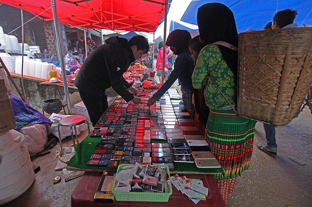 Cận cảnh chợ phiên Hà Giang nhộn nhịp những ngày cuối năm 2018 - Hình 11 Can canh cho phien Ha Giang nhon nhip nhung ngay cuoi nam 2018-Hinh-11