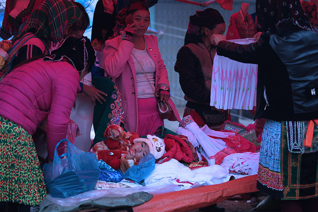 Cận cảnh chợ phiên Hà Giang nhộn nhịp những ngày cuối năm 2018 - Hình 6 Can canh cho phien Ha Giang nhon nhip nhung ngay cuoi nam 2018-Hinh-6