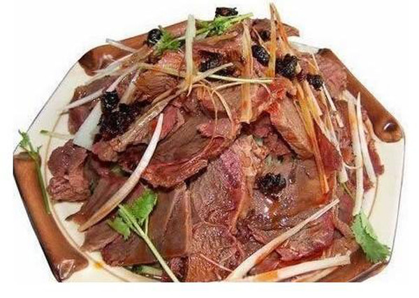 Lừa "tùng xẻo", món ăn kinh dị nghe tên đã rùng mình - Hình 2 Lua