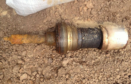 Đào móng làm nhà, phát hiện bom “khủng” 350kg còn ngòi nổ Dao mong lam nha, phat hien bom “khung” 350kg con ngoi no