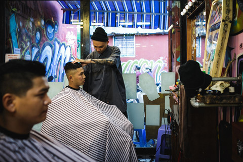 Cuộc sống của những thanh niên xăm kín mặt ở Sài Gòn - Hình 22 Cuoc song cua nhung thanh nien xam kin mat o Sai Gon-Hinh-22