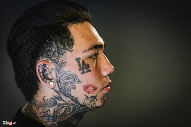 Cuộc sống của những thanh niên xăm kín mặt ở Sài Gòn - Hình 37 Cuoc song cua nhung thanh nien xam kin mat o Sai Gon-Hinh-37