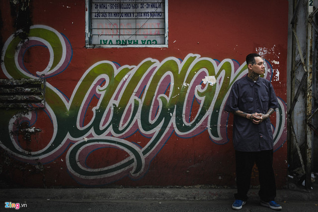 Cuộc sống của những thanh niên xăm kín mặt ở Sài Gòn - Hình 14 Cuoc song cua nhung thanh nien xam kin mat o Sai Gon-Hinh-14