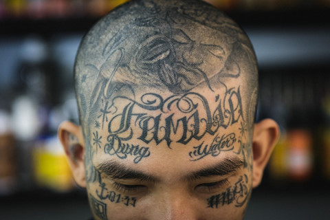 Cuộc sống của những thanh niên xăm kín mặt ở Sài Gòn - Hình 27 Cuoc song cua nhung thanh nien xam kin mat o Sai Gon-Hinh-27