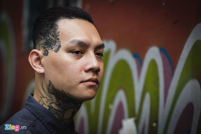 Cuộc sống của những thanh niên xăm kín mặt ở Sài Gòn - Hình 18 Cuoc song cua nhung thanh nien xam kin mat o Sai Gon-Hinh-18