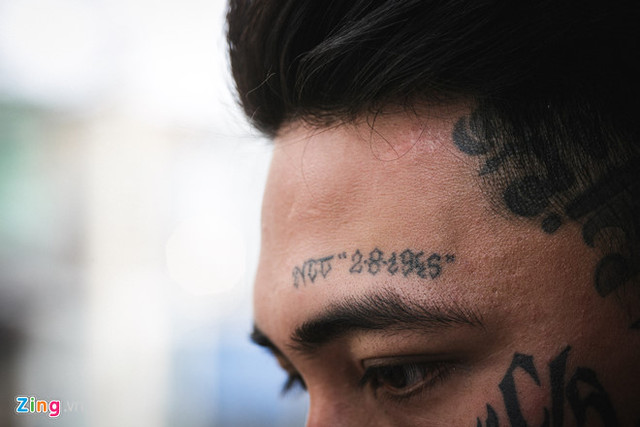 Cuộc sống của những thanh niên xăm kín mặt ở Sài Gòn - Hình 36 Cuoc song cua nhung thanh nien xam kin mat o Sai Gon-Hinh-36