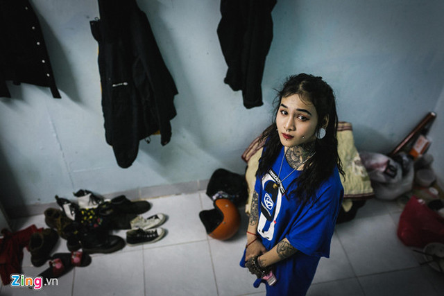 Cuộc sống của những thanh niên xăm kín mặt ở Sài Gòn - Hình 9 Cuoc song cua nhung thanh nien xam kin mat o Sai Gon-Hinh-9