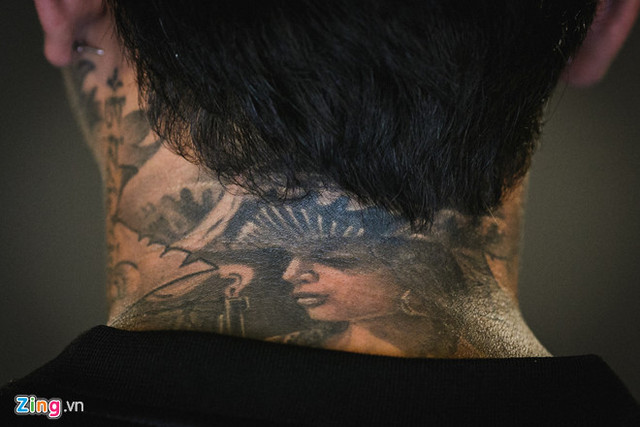 Cuộc sống của những thanh niên xăm kín mặt ở Sài Gòn - Hình 39 Cuoc song cua nhung thanh nien xam kin mat o Sai Gon-Hinh-39