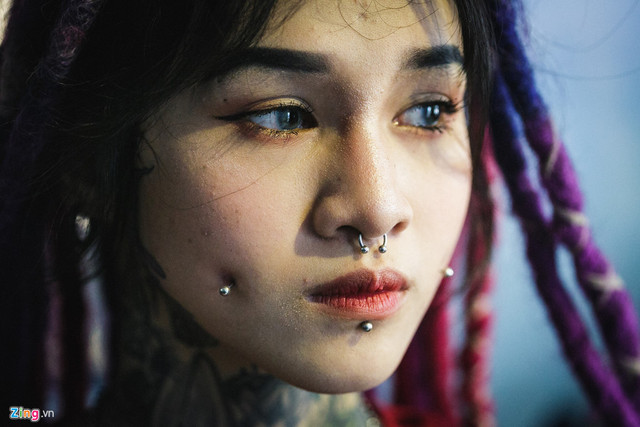 Cuộc sống của những thanh niên xăm kín mặt ở Sài Gòn - Hình 3 Cuoc song cua nhung thanh nien xam kin mat o Sai Gon-Hinh-3