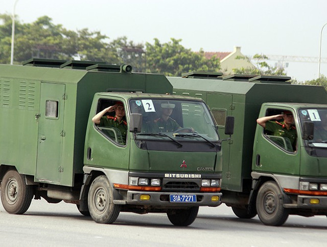 Cận cảnh dàn xe đặc chủng chống khủng bố của Công an Hà Nội - Hình 16 Can canh dan xe dac chung chong khung bo cua Cong an Ha Noi-Hinh-16
