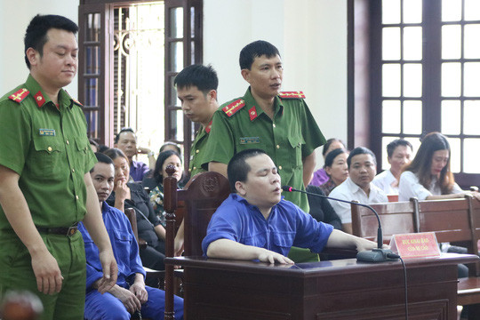 “Trùm” sản xuất Vinaca trị ung thư từ bột thanh tre lĩnh án - Hình 2 “Trum” san xuat Vinaca tri ung thu tu bot thanh tre linh an-Hinh-2