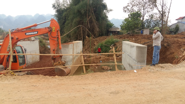 Dân “tố” BQL Dự án đầu tư xây dựng Mộc Châu có nhiều sai phạm CÀI THỨ Dan “to” BQL Du an dau tu xay dung Moc Chau co nhieu sai pham CAI THU