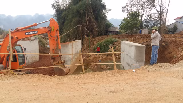 Dan “to” BQL Du an dau tu xay dung Moc Chau co nhieu sai pham CAI THU