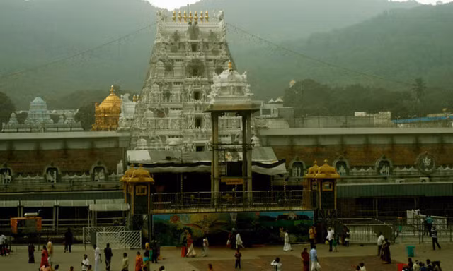 Tan muc ngoi den so huu 10 ty tan vang o An Do-Hinh-7