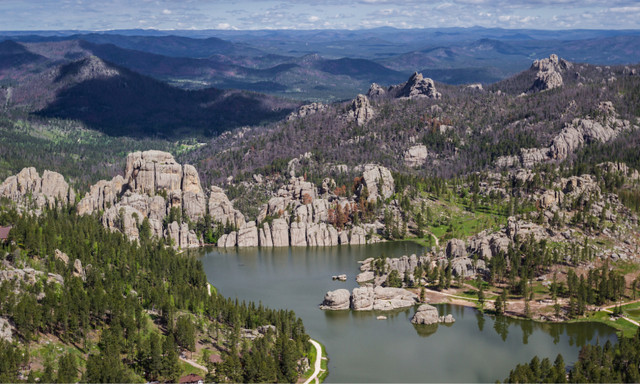 Điểm danh 10 ngọn núi linh thiêng nhất thế giới - Hình 12 Diem danh 10 ngon nui linh thieng nhat the gioi-Hinh-12