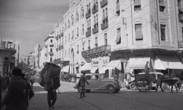 Loạt ảnh đau đớn về sự tàn phá khủng khiếp của chiến tranh - Hình 7 Loat anh dau don ve su tan pha khung khiep cua chien tranh-Hinh-7