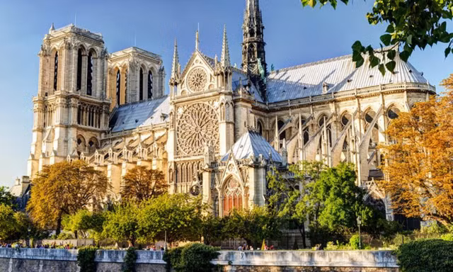 Nha tho Duc Ba Paris va nhung chuyen ky bi-Hinh-3