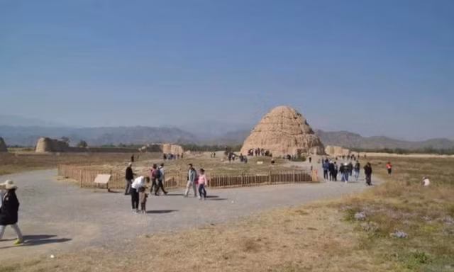 Bi an 'kim tu thap phuong Dong'-Hinh-6