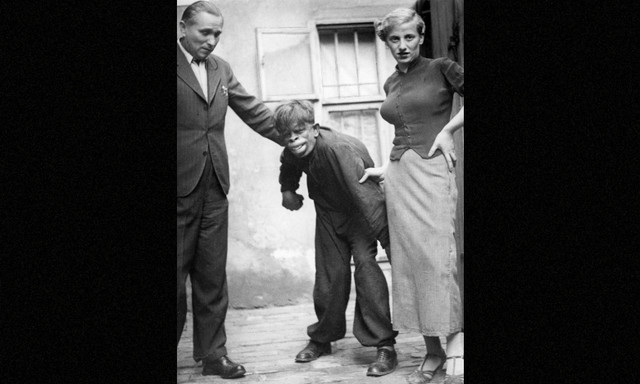 Loạt ảnh lịch sử ít xuất hiện về bầu không khí của những thời đại đã qua - Hình 2 Loat anh lich su it xuat hien ve bau khong khi cua nhung thoi dai da qua-Hinh-2