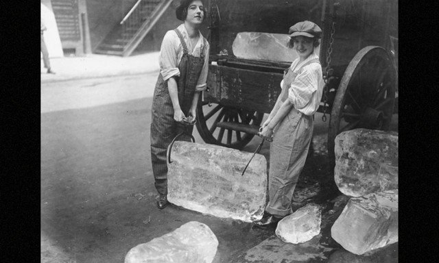 Loạt ảnh lịch sử ít xuất hiện về bầu không khí của những thời đại đã qua - Hình 7 Loat anh lich su it xuat hien ve bau khong khi cua nhung thoi dai da qua-Hinh-7