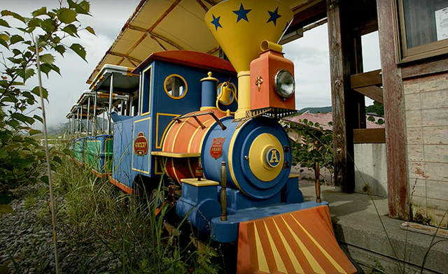 Lạnh gáy hồn ma cưỡi ngựa, đi lại vất vưởng trong công viên - Hình 11 Lanh gay hon ma cuoi ngua, di lai vat vuong trong cong vien-Hinh-11