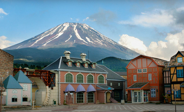 Lạnh gáy hồn ma cưỡi ngựa, đi lại vất vưởng trong công viên - Hình 9 Lanh gay hon ma cuoi ngua, di lai vat vuong trong cong vien-Hinh-9