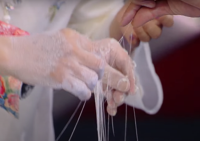 Sợi mì mỏng tới 0,18 mm lập Kỷ lục Guinness thế giới - Hình 7 Soi mi mong toi 0,18 mm lap Ky luc Guinness the gioi-Hinh-7