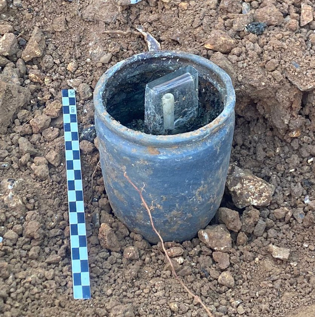 Thong diep 200 nam tuoi duoc niem phong trong chai-Hinh-2