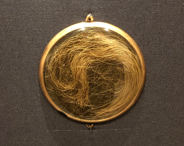 Một số thư viện lưu giữ những đồ vật kỳ lạ, quái đản - Hình 5 Mot so thu vien luu giu nhung do vat ky la, quai dan-Hinh-5