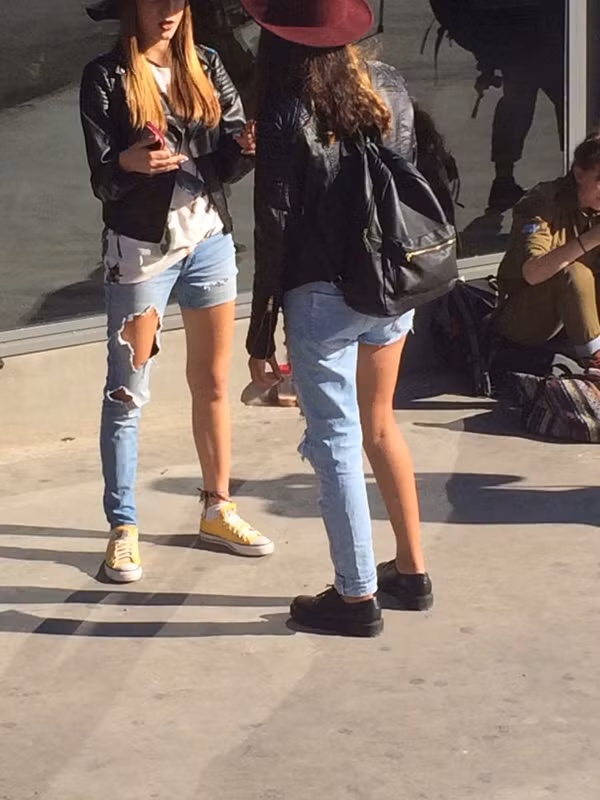 Tham hoa thoi trang xuong pho khien ai cung ngan ngam-Hinh-2