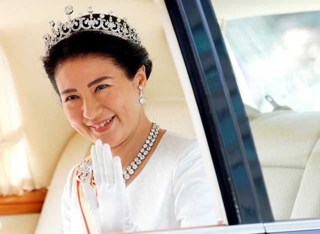 Vẻ đẹp không tuổi của tân Hoàng hậu Nhật Bản bên người chồng tận tâm - Hình 3 Ve dep khong tuoi cua tan Hoang hau Nhat Ban ben nguoi chong tan tam-Hinh-3