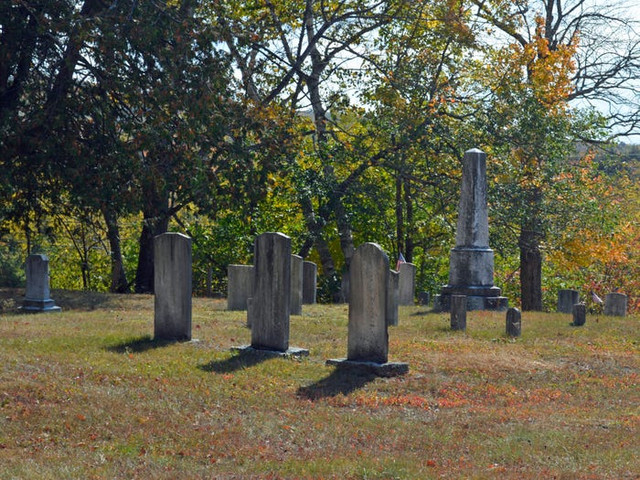 Những con đường mang câu chuyện kinh dị khiến ai cũng phải 'sởn gai ốc' - Hình 3 Nhung con duong mang cau chuyen kinh di khien ai cung phai 'son gai oc'-Hinh-3