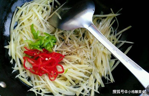 Mach nho chi em lam mon khoai tay bao soi chua cay chuan vi-Hinh-7