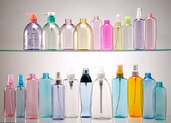 Dung binh nhua dung nuoc nong gay hai suc khoe nhu nao?-Hinh-4