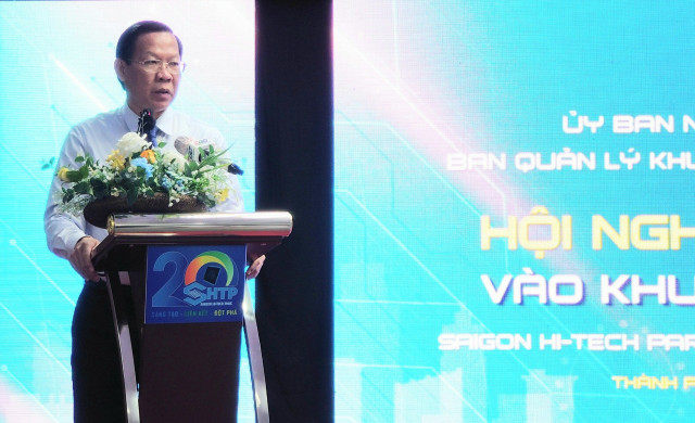 Chủ tịch TP HCM Phan Văn Mãi: Chuẩn bị mọi điều kiện tạo đà tăng tốc trong năm 2023 - Hình 2 Chu tich TP HCM Phan Van Mai: Chuan bi moi dieu kien tao da tang toc trong nam 2023-Hinh-2