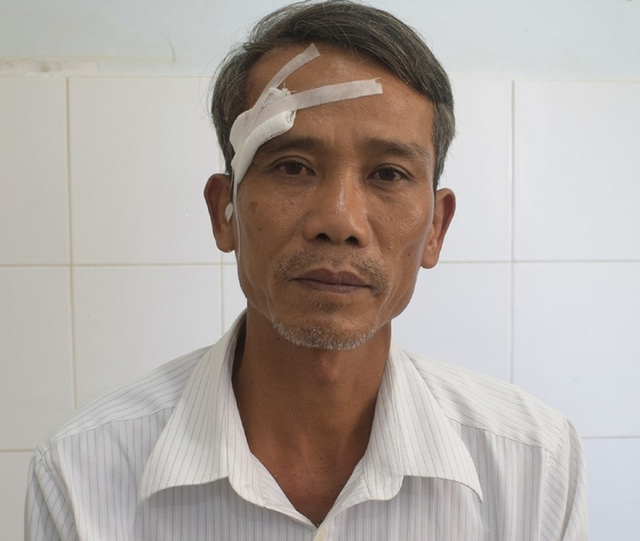 Tin nóng ngày 14/10: Đột nhập nhà chủ tịch huyện ở Đắk Lắk cướp tài sản - Hình 3 Tin nong ngay 14/10: Dot nhap nha chu tich huyen o Dak Lak cuop tai san-Hinh-3