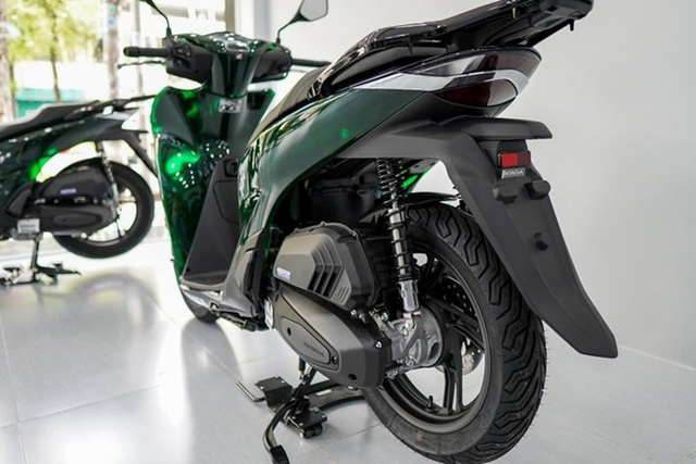 Chi tiết bản giới hạn của Honda SH từ 140 triệu đồng - Hình 10 Chi tiet ban gioi han cua Honda SH tu 140 trieu dong-Hinh-10