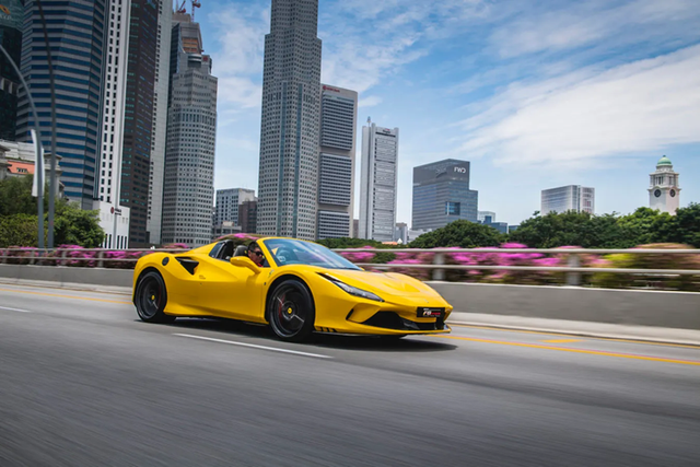 Tiếc ngang khi thấy Ferrari F8 hơn 17 tỷ cháy rụi phần đuôi - Hình 5 Tiec ngang khi thay Ferrari F8 hon 17 ty chay rui phan duoi-Hinh-5