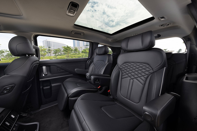 Hyundai Custin giảm giá 50 triệu đồng, đua doanh số Toyota Innova Cross - Hình 5 Hyundai Custin giam gia 50 trieu dong, dua doanh so Toyota Innova Cross-Hinh-5