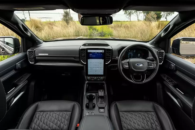 Chi tiết xe Ford Everest Platinum 2024 giá 1,7 tỷ đồng - Hình 4 Chi tiet xe Ford Everest Platinum 2024 gia 1,7 ty dong-Hinh-4