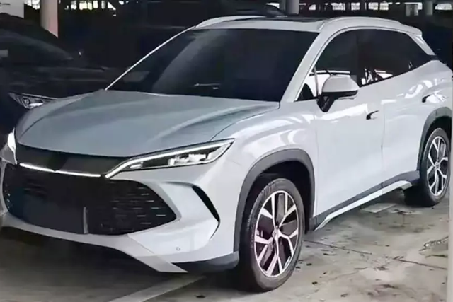 Cận cảnh BYD Song L 2024 của Trung Quốc chạy 2.100 km mới đổ xăng Can canh BYD Song L 2024 cua Trung Quoc chay 2.100 km moi do xang
