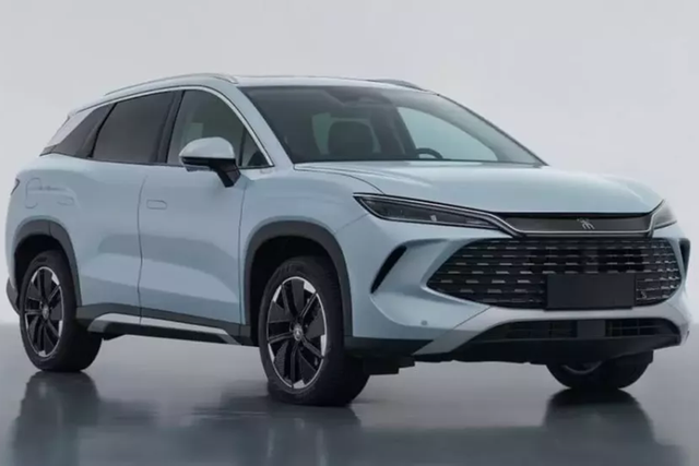 Cận cảnh BYD Song L 2024 của Trung Quốc chạy 2.100 km mới đổ xăng - Hình 2 Can canh BYD Song L 2024 cua Trung Quoc chay 2.100 km moi do xang-Hinh-2