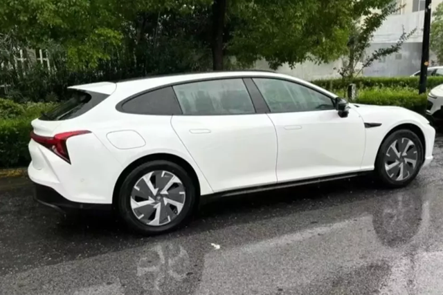 Chi tiết Neta S Wagon chỉ 488 triệu đồng - Hình 15 Chi tiet Neta S Wagon chi 488 trieu dong-Hinh-15