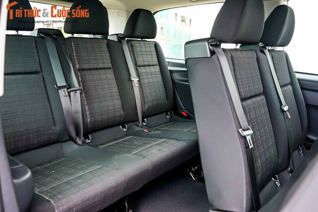 Mercedes-Benz Vito Tourer chỉ còn 1,21 tỷ đồng - Hình 6 Mercedes-Benz Vito Tourer chi con 1,21 ty dong-Hinh-6