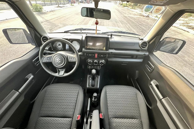Suzuki Jimny 2024 siêu lướt giá rẻ - Hình 5 Suzuki Jimny 2024 sieu luot gia re-Hinh-5