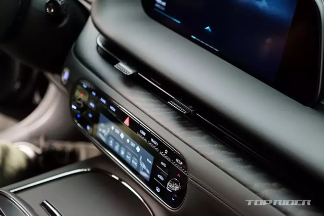 Sedan hạng sang Genesis G90 Black 2024 có giá từ 2,54 tỷ đồng - Hình 10 Sedan hang sang Genesis G90 Black 2024 co gia tu 2,54 ty dong-Hinh-10