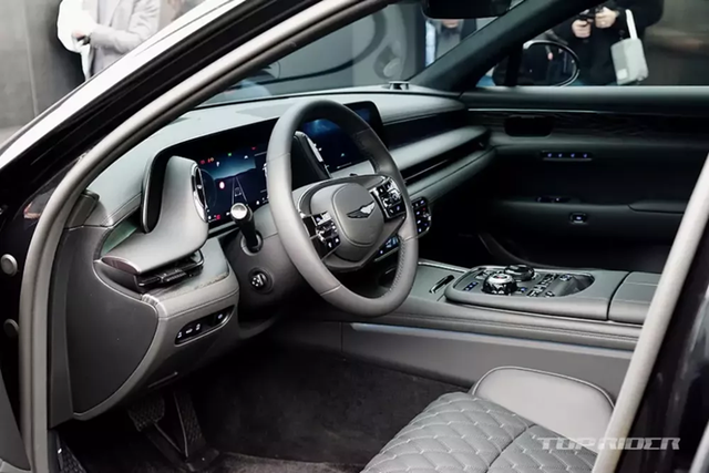 Sedan hạng sang Genesis G90 Black 2024 có giá từ 2,54 tỷ đồng - Hình 7 Sedan hang sang Genesis G90 Black 2024 co gia tu 2,54 ty dong-Hinh-7