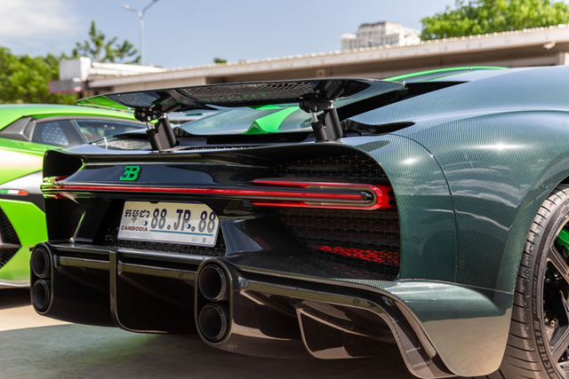 Đại gia sòng bạc Campuchia đi xe Bugatti Chiron Super Sport bạc tỷ - Hình 7 Dai gia song bac Campuchia di xe Bugatti Chiron Super Sport bac ty-Hinh-7